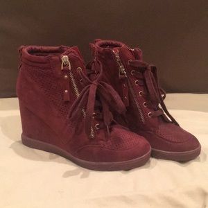 Maroon wedge heels